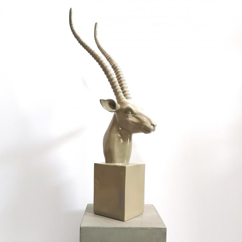 Antilope aus Polyresin,