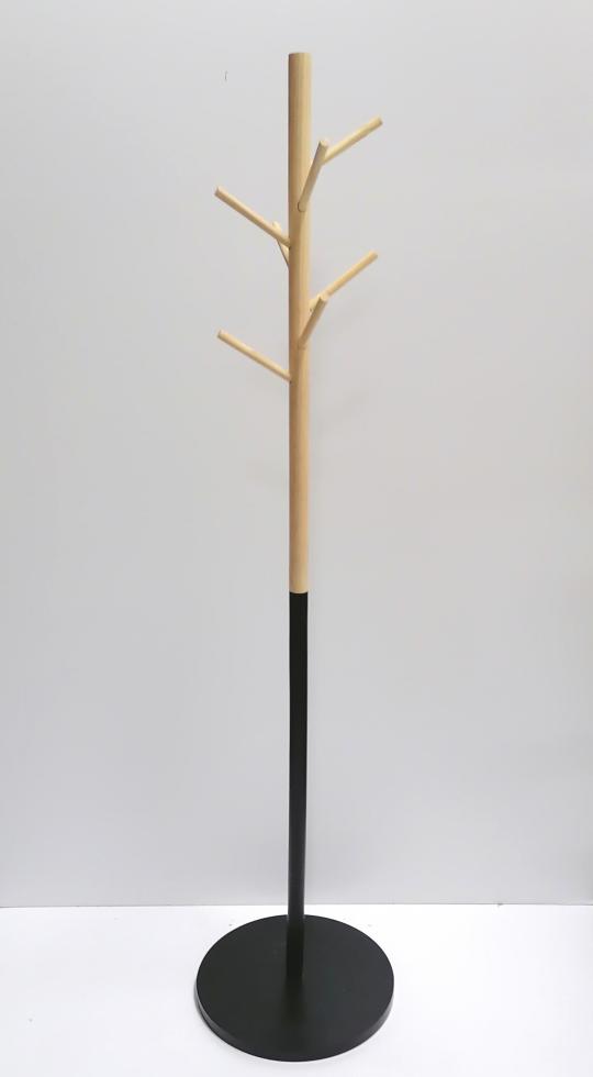 Garderobe aus Holz