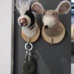 Kleiderhaken Kuh mit Perlenkette