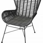 Stuhl aus Rattan